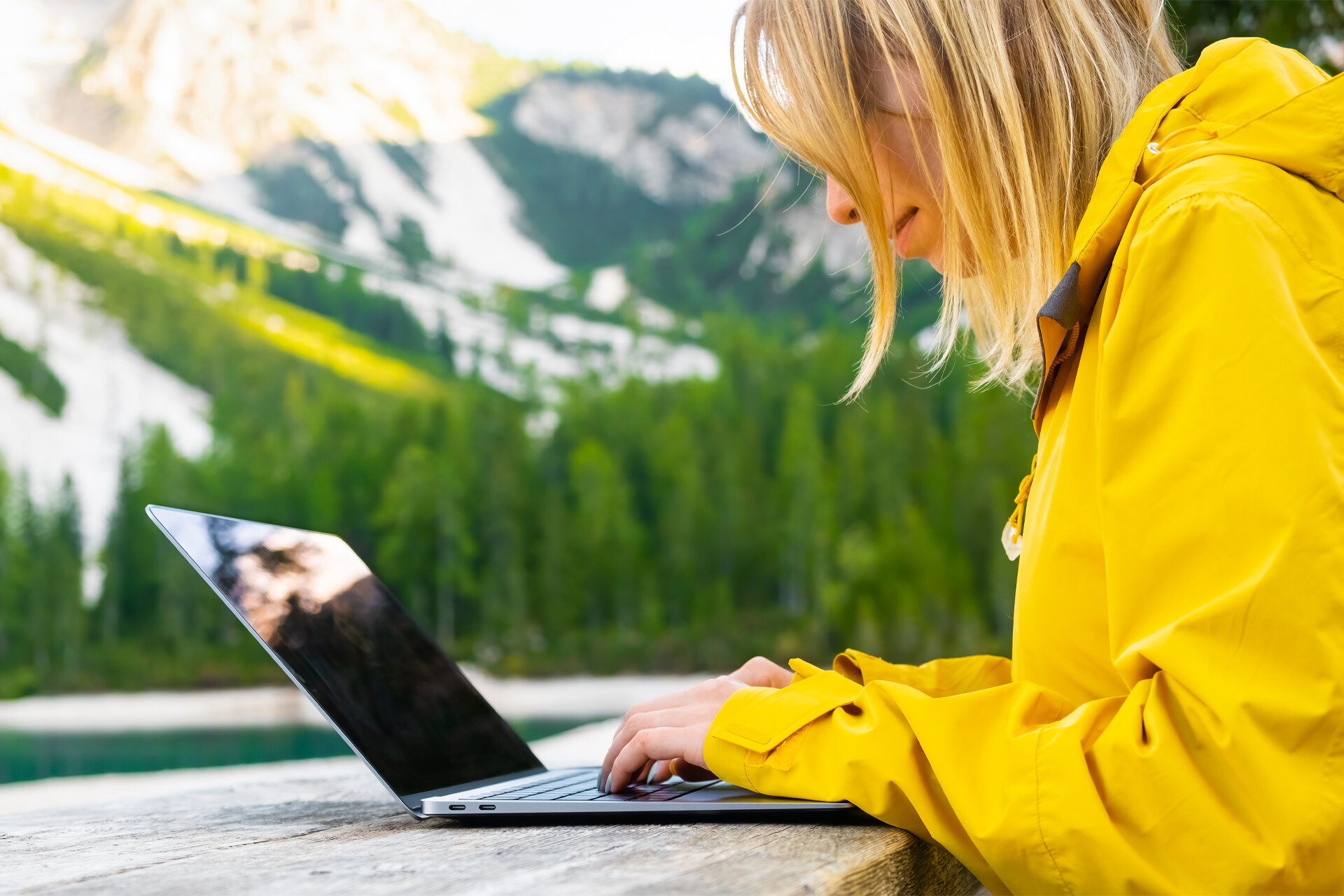 Ragazza In Smart Mountain